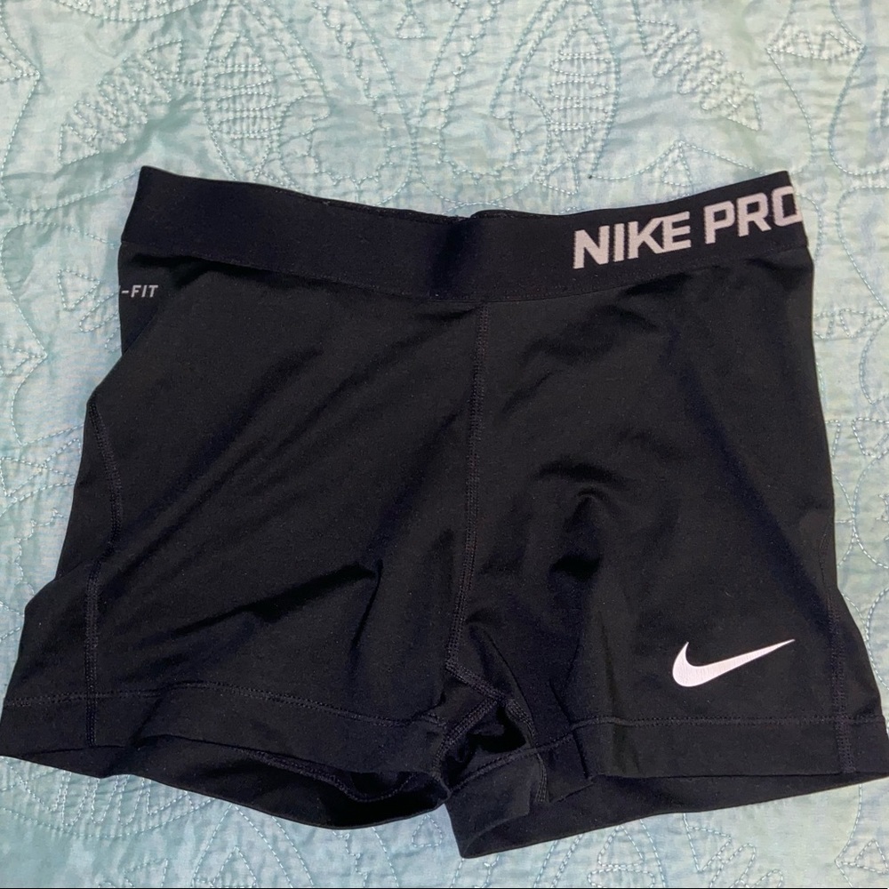 Nike pro short